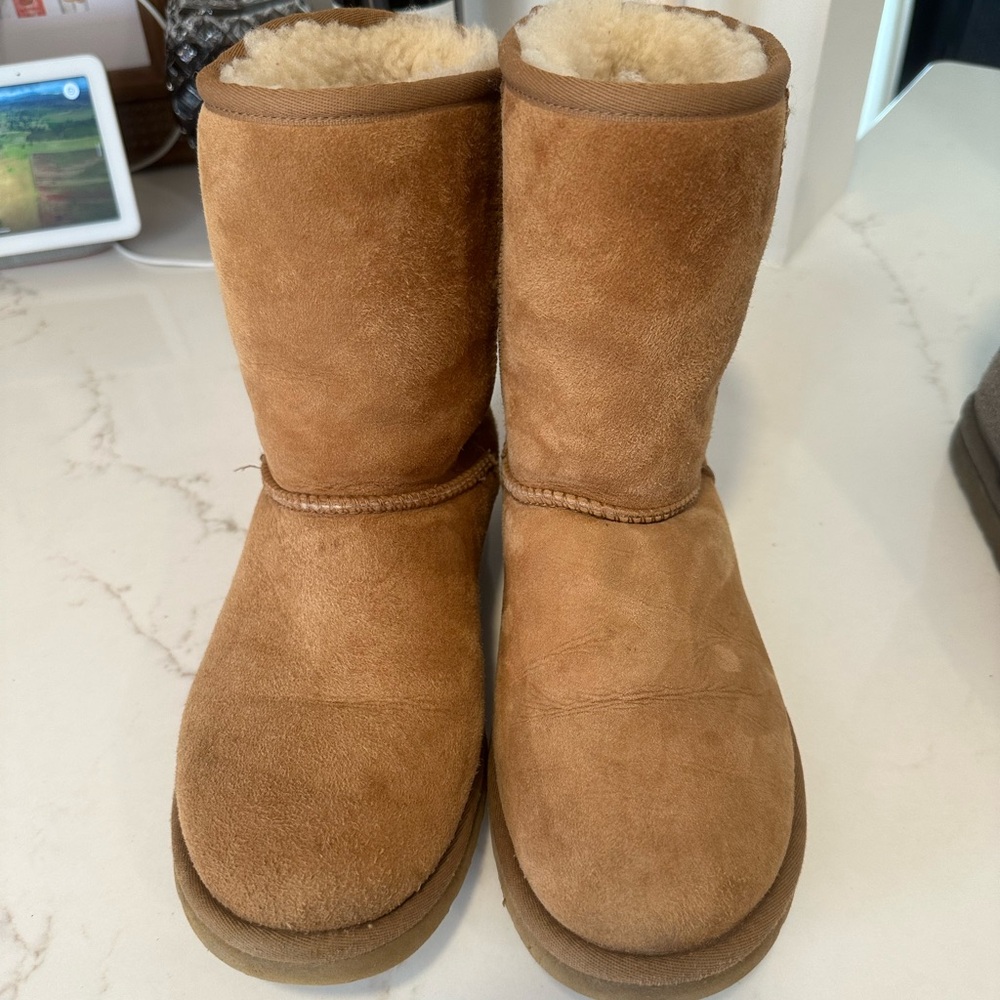 UGG Australia Classic Short Boots - Chestnut - Women’s size 8